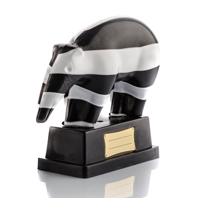 Statuetta Tapiro D'Oro - Con Base Nera - In PVC - Per Scherzi E Regali Divertenti - Altezza 18x22 Cm - Foto 3