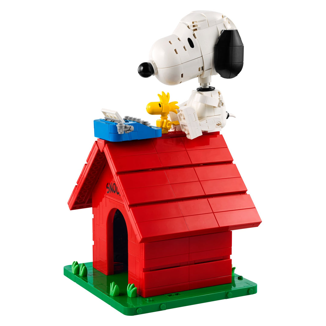 LEGO 21368 PEANUTS: LA CUCCIA DI SNOOPY