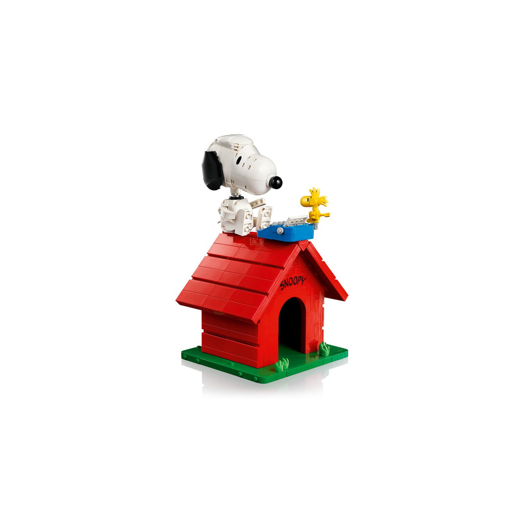 LEGO 21368 PEANUTS: LA CUCCIA DI SNOOPY