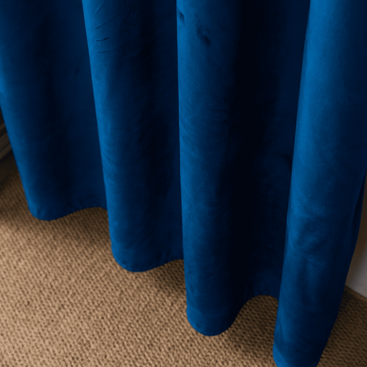 TENDA ADELAIDE OSCURANTE IN VELLUTO 2X55X240CM BLU