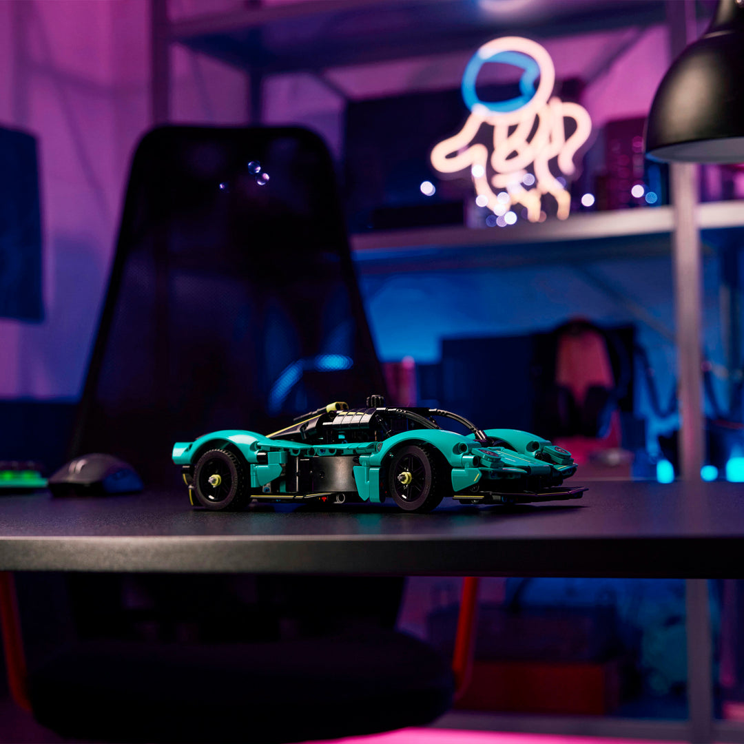 LEGO 42208 ASTON MARTIN VALKYRIE