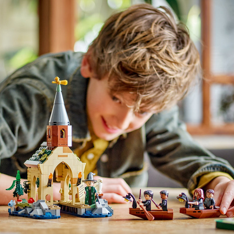 LEGO 76426 HARRY POTTER LA RIMESSA PER LE BARCHE DEL CASTELLO DI HOGWARTS™