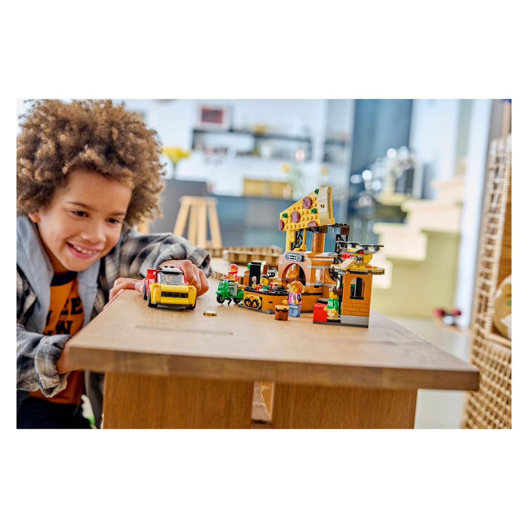 LEGO 60496 CENTRO DI CONSEGNA PIZZE CON VEICOLI
