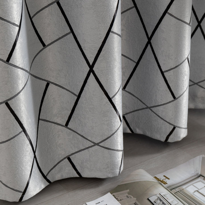 TENDA USTICA SEMI OSCURANTE FANTASIA GEOMETRICA 1 PANNELLO 140X275CM GRIGIO E NERO