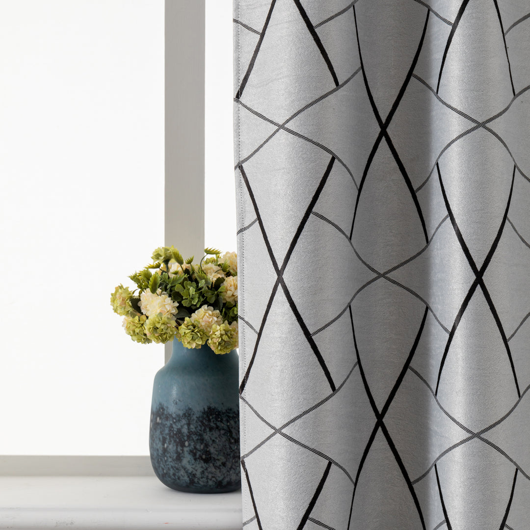 COPPIA TENDE USTICA SEMI OSCURANTI FANTASIA GEOMETRICA 2X70X145CM GRIGIO E NERO