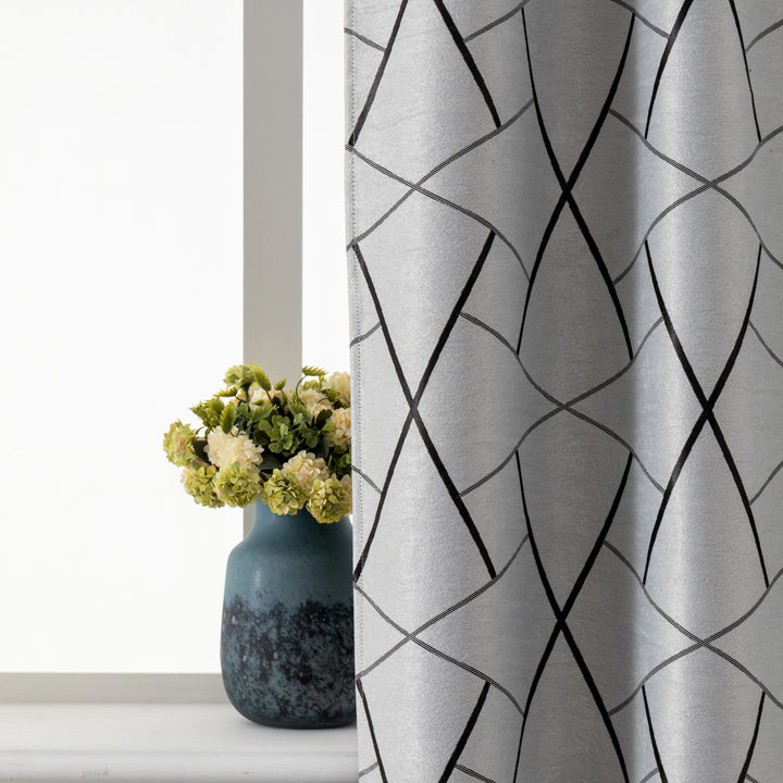 COPPIA TENDE USTICA SEMI OSCURANTI FANTASIA GEOMETRICA 2X70X145CM GRIGIO E NERO