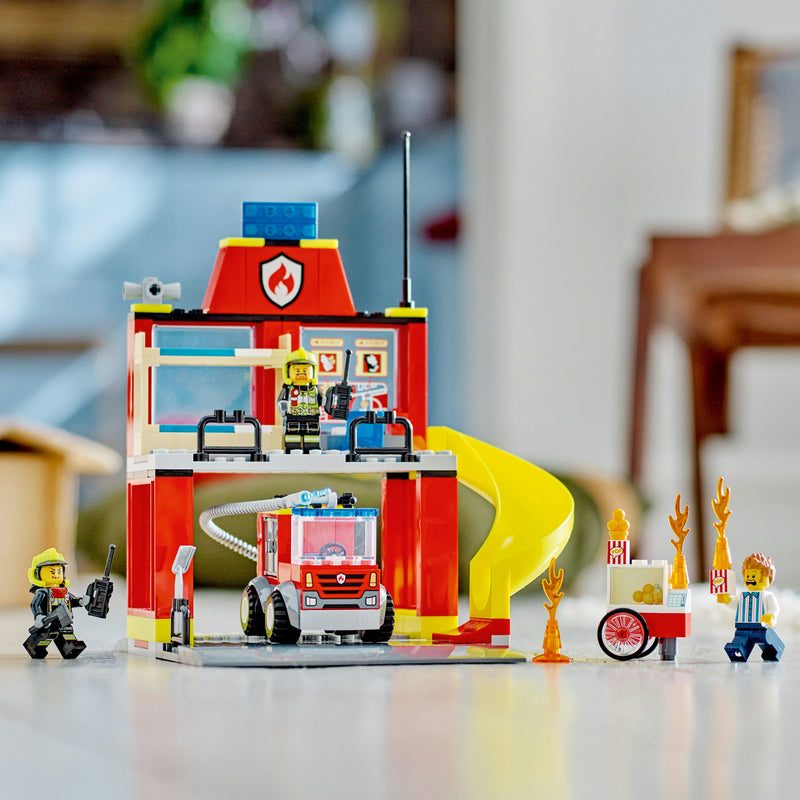 LEGO 60375 CITY FIRE CASERMA DEI POMPIERI E AUTOPOMPA